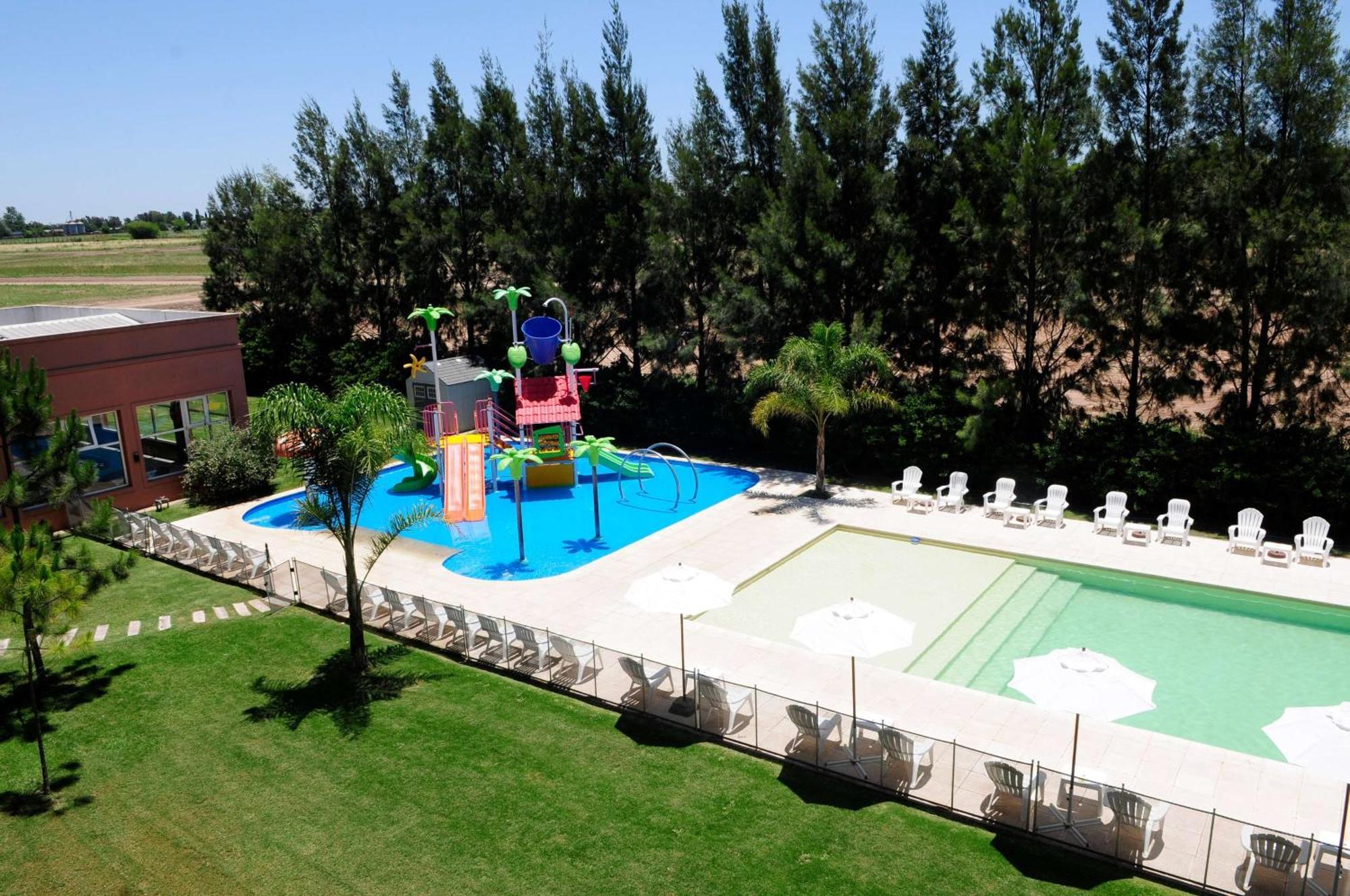 Howard Johnson Hotel & Resort Funes Eksteriør billede