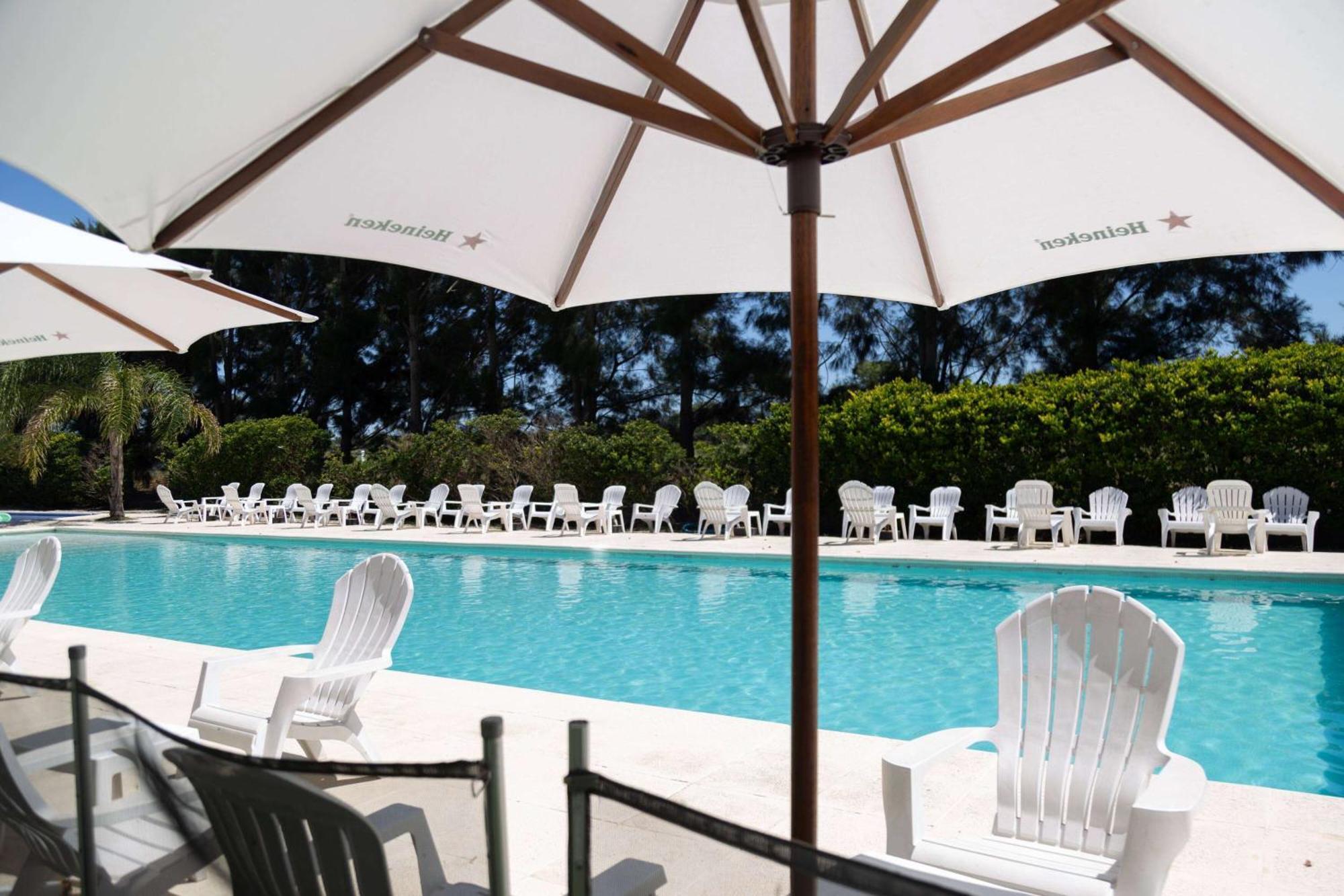 Howard Johnson Hotel & Resort Funes Eksteriør billede