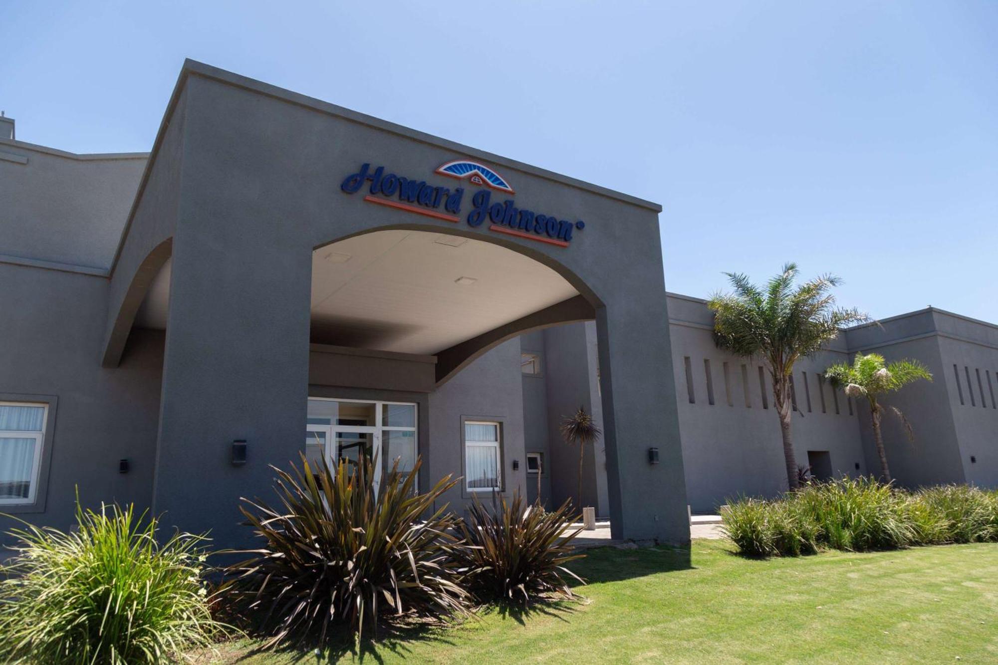 Howard Johnson Hotel & Resort Funes Eksteriør billede