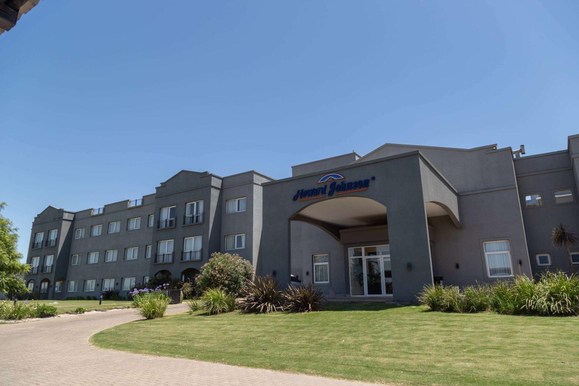 Howard Johnson Hotel & Resort Funes Eksteriør billede